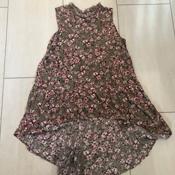 Floral High Low Top - Picture 1 of 6